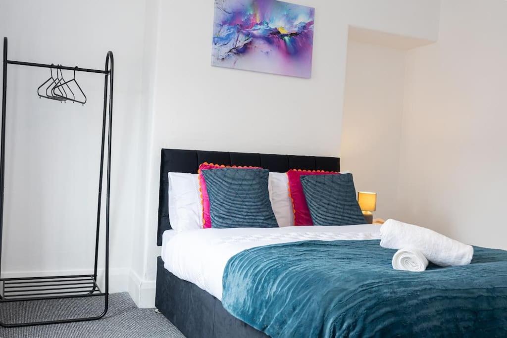 Bright & Modern 3 Bedroom Old Trafford Home Manchester Eksteriør billede