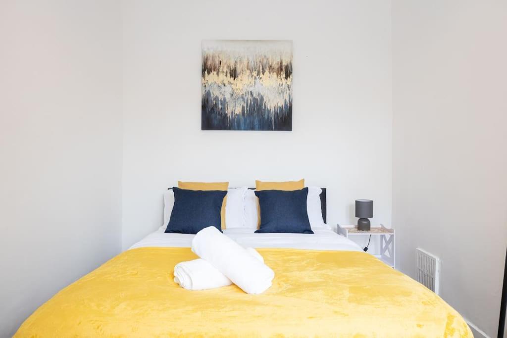Bright & Modern 3 Bedroom Old Trafford Home Manchester Eksteriør billede