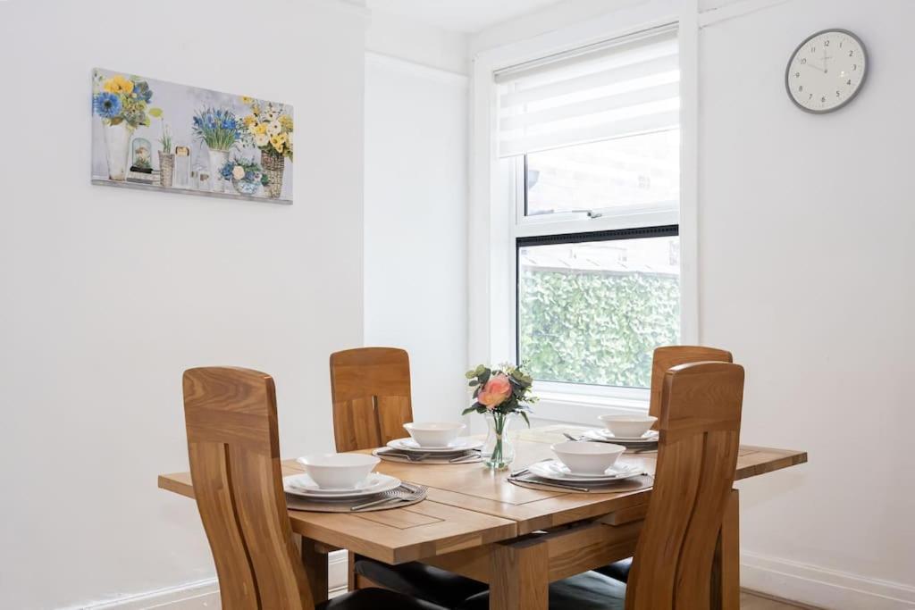 Bright & Modern 3 Bedroom Old Trafford Home Manchester Eksteriør billede