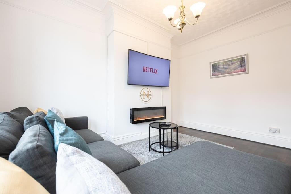 Bright & Modern 3 Bedroom Old Trafford Home Manchester Eksteriør billede