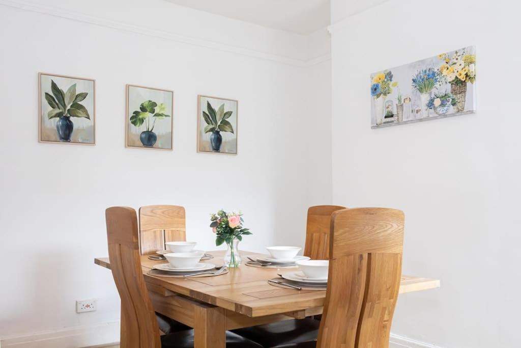 Bright & Modern 3 Bedroom Old Trafford Home Manchester Eksteriør billede