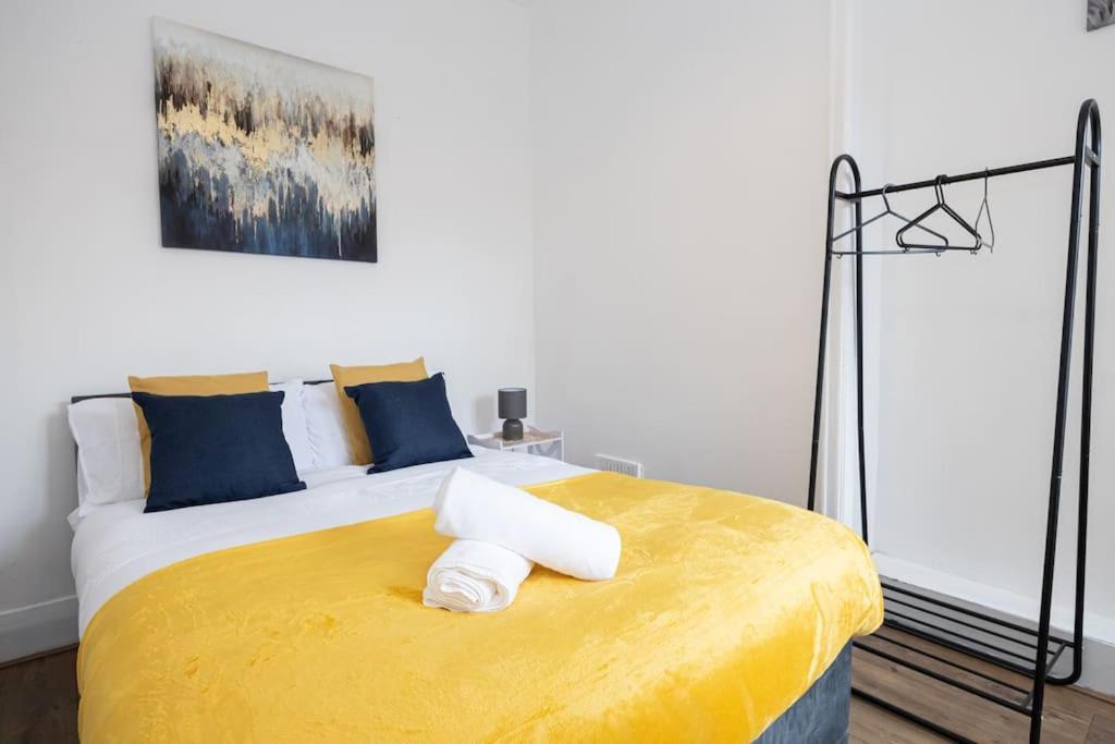 Bright & Modern 3 Bedroom Old Trafford Home Manchester Eksteriør billede